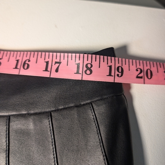 Lane Bryant Black A-Line Faux Leather Pleated Skirt Size 18 - Picture 4 of 5